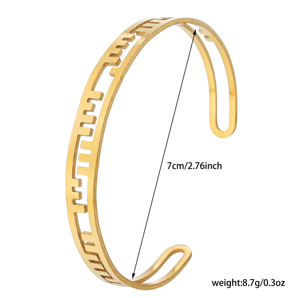 I Love You Mom Morse Code Bracelet on white background – 18K gold plated stainless steel, length 7cm/2.76inch, weight 8.7g/0.3oz